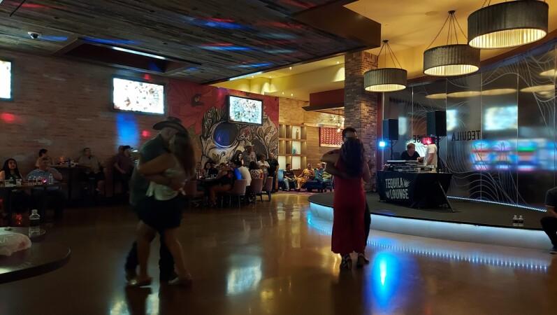 Best Sports Bars in Laveen - Lawn @ Vee Quiva