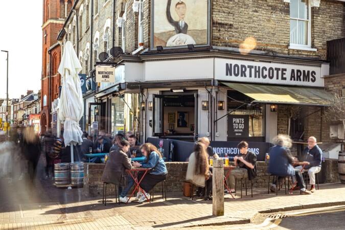 Best Sports Bars in London - Northcote Saviour