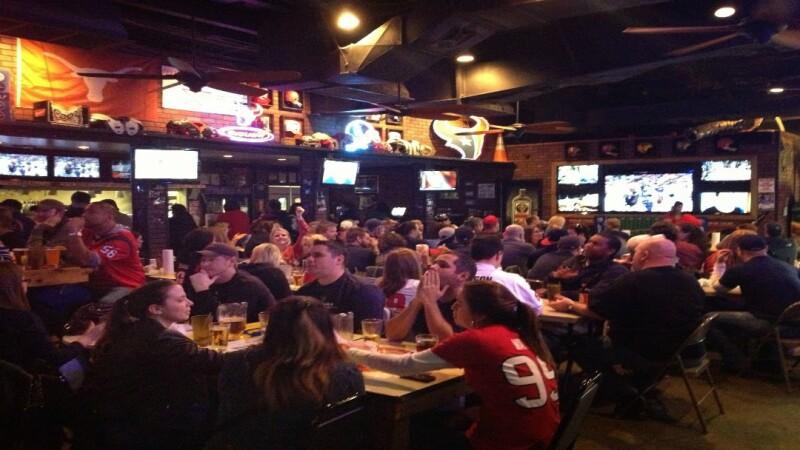 Best Sports Bars in Houston - T-Bones Sports Pub