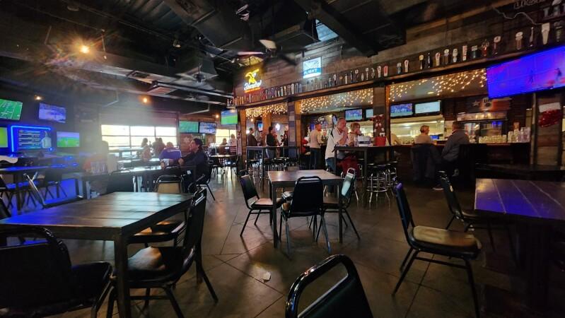 Best Sports Bars in Houston - T-Bones Sports Pub
