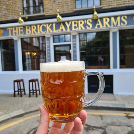 Best Sports Bars in London - The Bricklayer's Arms