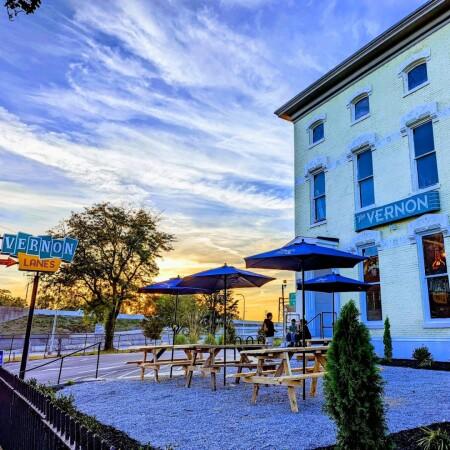 Best Sports Bars in Louisville - Vernon Lanes