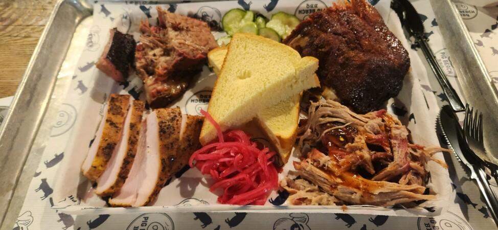 Best Sports Bars in Astoria - Pig Beach