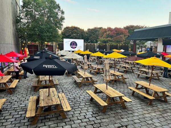 Best Sports Bars in Astoria - Pig Beach