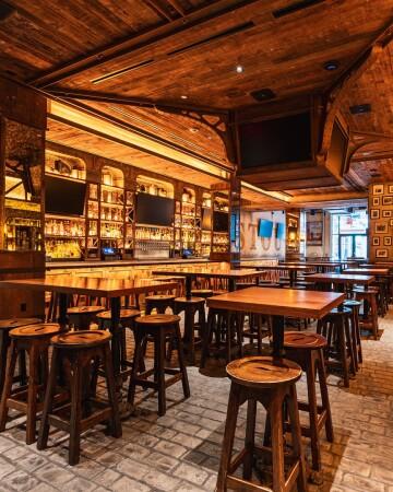 Best Sports Bars in New York - Stout NYC