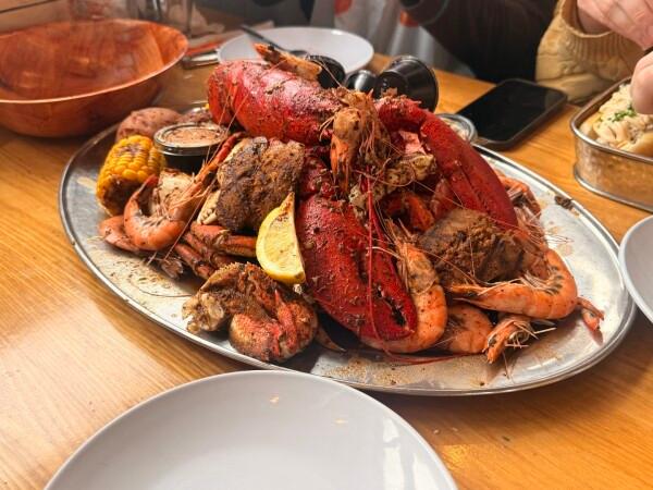 Best Sports Bars in Brooklyn - Brooklyn Crab
