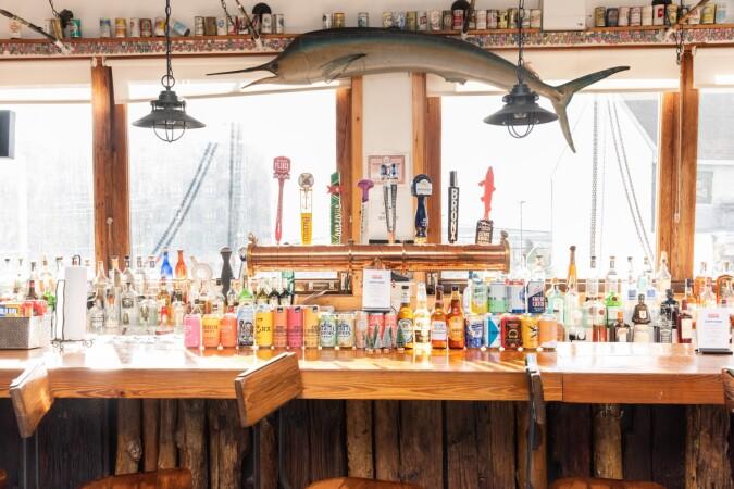 Best Sports Bars in Brooklyn - Brooklyn Crab