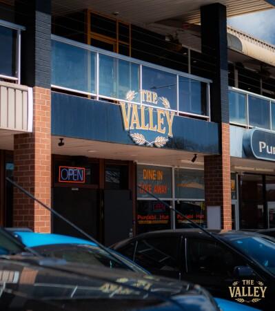Best Sports Bars in Wanniassa - The Valley Pub