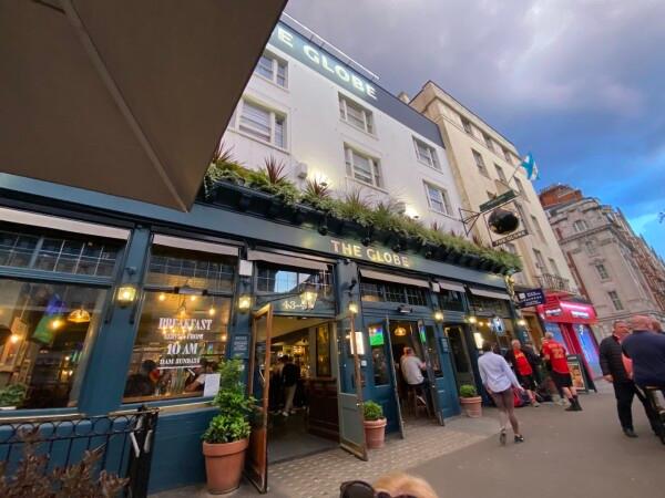 Best Sports Bars in London - Globe