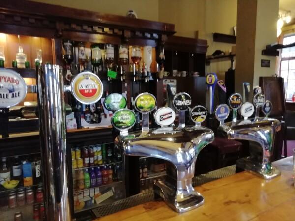 Best Sports Bars in Mortlake - Jolly Gardeners