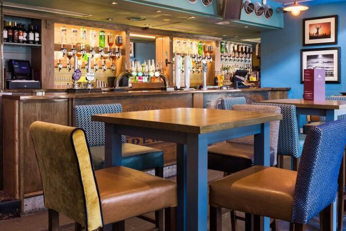 Best Sports Bars in Newquay - Central Inn