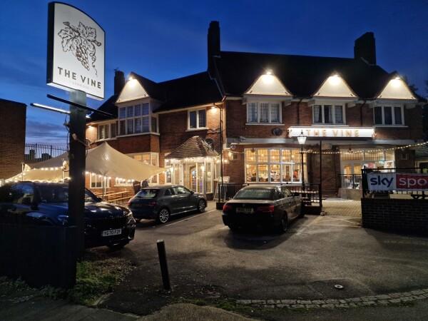 Best Sports Bars in Uxbridge - Vine Inn