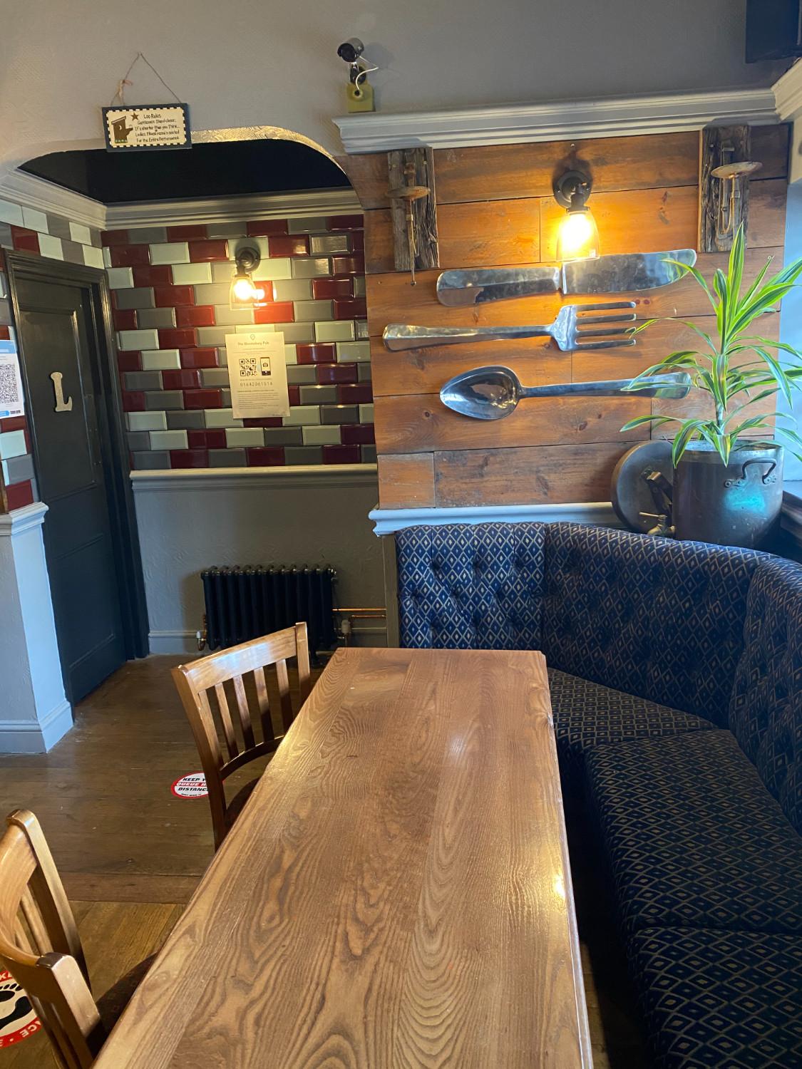 Best Sports Bars in Twickenham - The Bloomsbury Pub