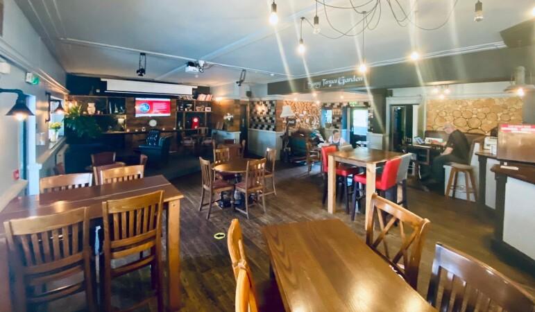 Best Sports Bars in Twickenham - The Bloomsbury Pub