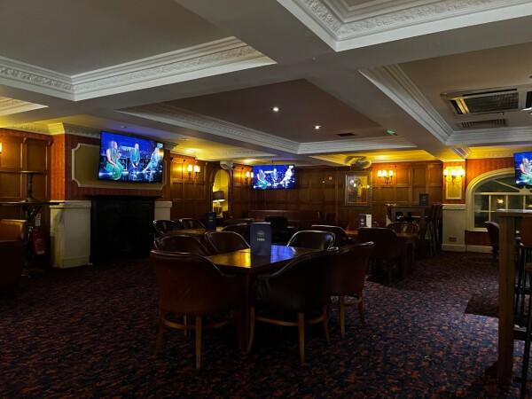Best Sports Bars in Northampton - Barratts Club