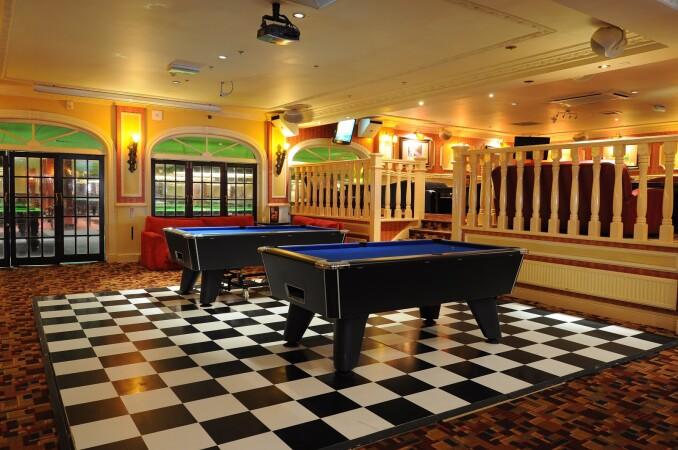 Best Sports Bars in Northampton - Barratts Club