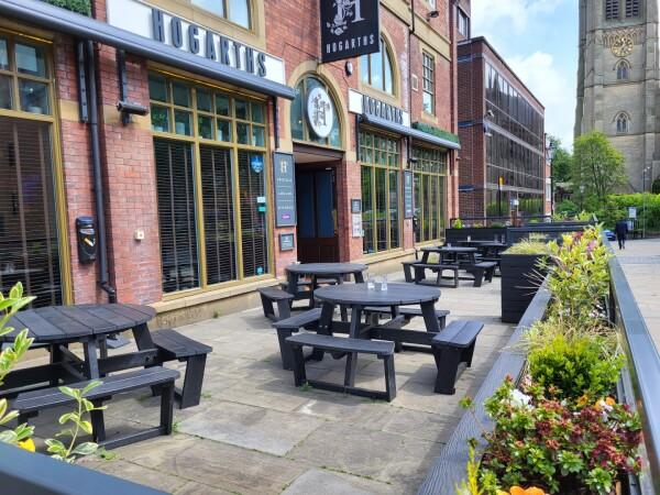 Best Sports Bars in Bolton - Hogarths
