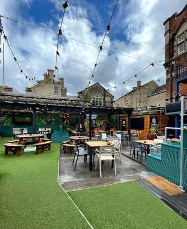 Best Sports Bars in Lincoln - The Mailbox Lincoln