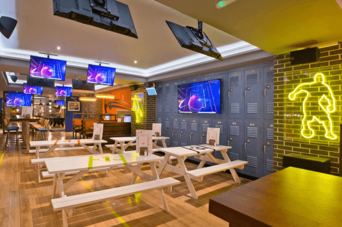 Best Sports Bars in Islington - The Roundabout Old Street