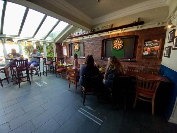 Best Sports Bars in Hedon - Queens Head