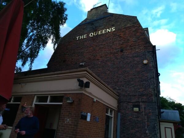 Best Sports Bars in Hull - Queens Hotel