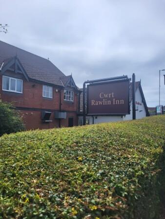 Best Sports Bars in Caerphilly - Cwrt Rawlin