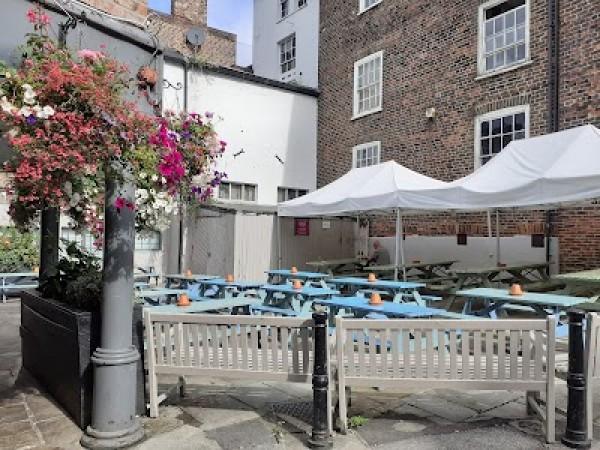 Best Sports Bars in York - Yates York