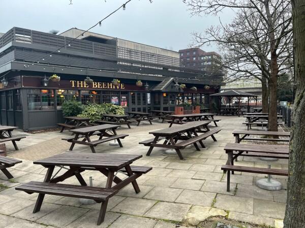 Best Sports Bars in Basildon - Beehive Colors Basildon