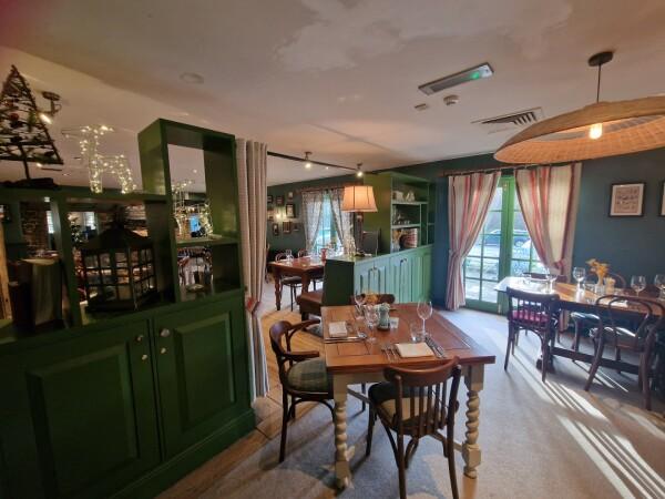 Best Sports Bars in Liphook - Links Tavern