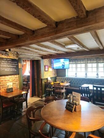Best Sports Bars in Liphook - Links Tavern