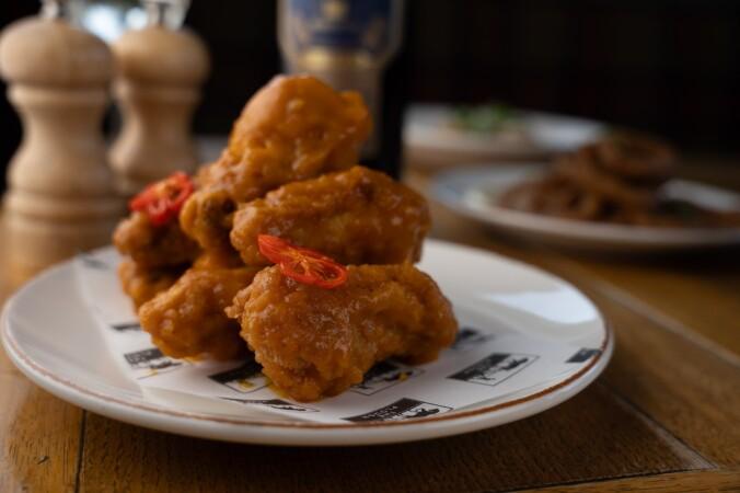 Best Sports Bars in Ealing - Plough Inn