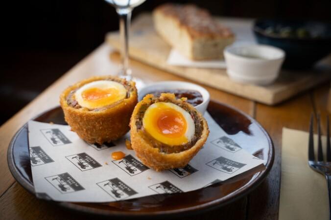 Best Sports Bars in Ealing - Plough Inn