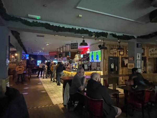 Best Sports Bars in Birmingham - Smokey Barrels