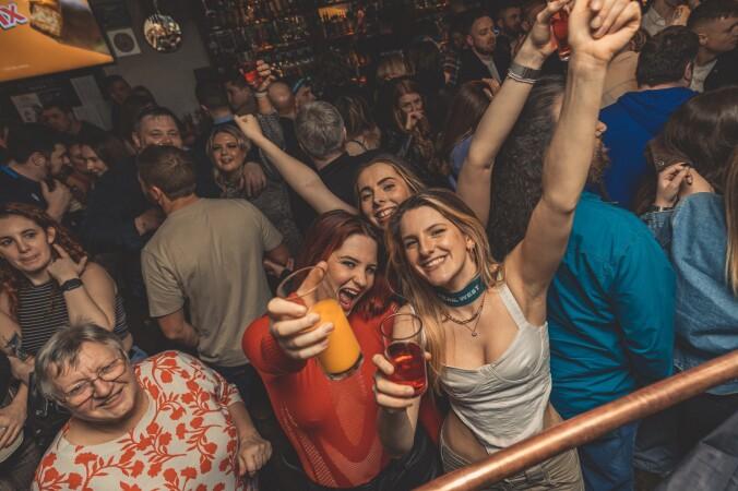 Best Sports Bars in Aberdeen - Malones Aberdeen