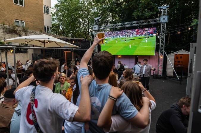 Best Sports Bars in London - The Rose Pub and Kitchen