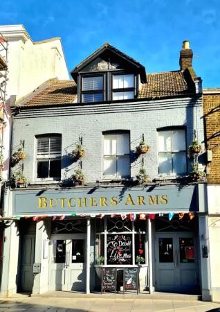Best Sports Bars in Barnet - The Butchers Arms