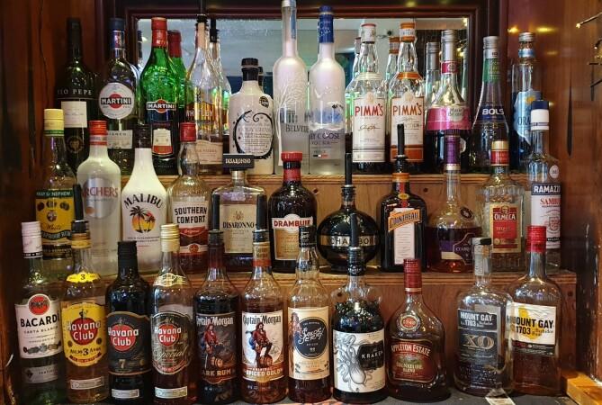 Best Sports Bars in Edinburgh - Footlights Bar & Grill