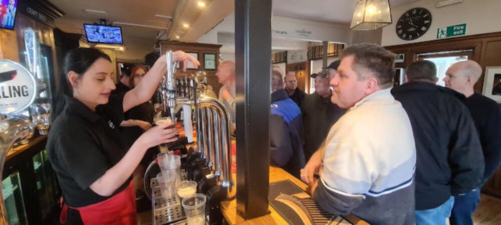 Beste Sportsbars in Ipswich - Station Hotel