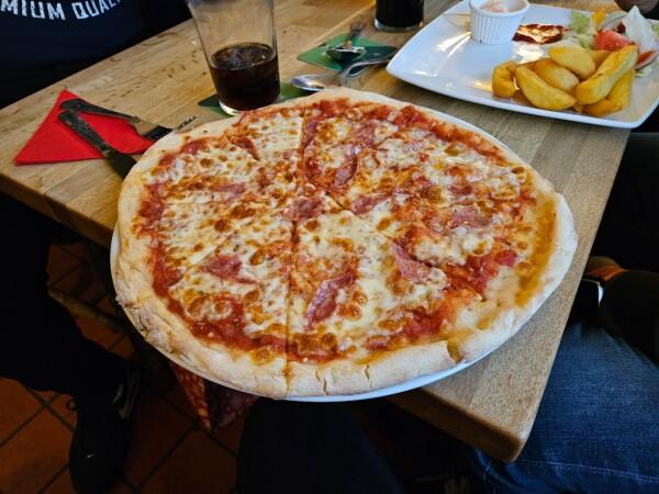 Best Sports Bars in Wheathampstead - The Swan