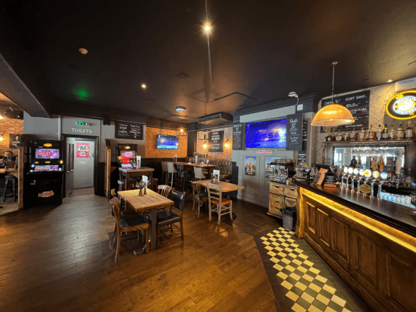 Best Sports Bars in London - Old Swan