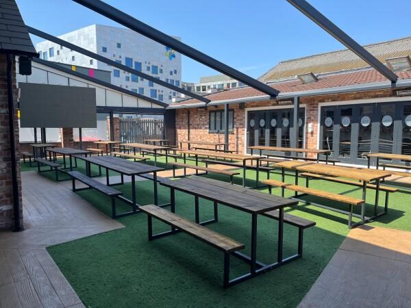 Best Sports Bars in Warrington - The Kings Head