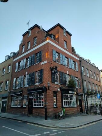 Best Sports Bars in Mayfair - The Footman