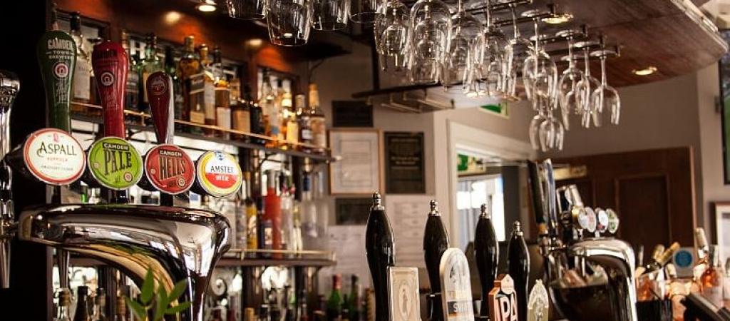 Best Sports Bars in Mayfair - The Footman