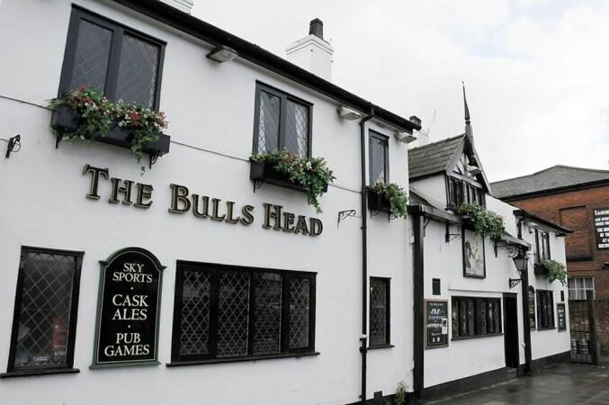 Best Sports Bars in Warrington - The Bulls Head