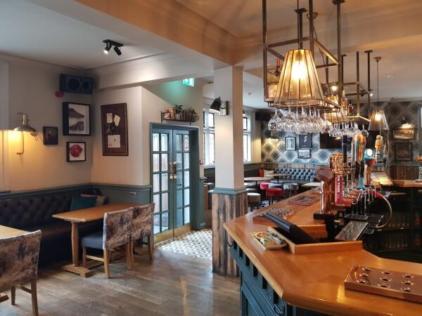 Best Sports Bars in Northampton - Thomas 'a' Becket