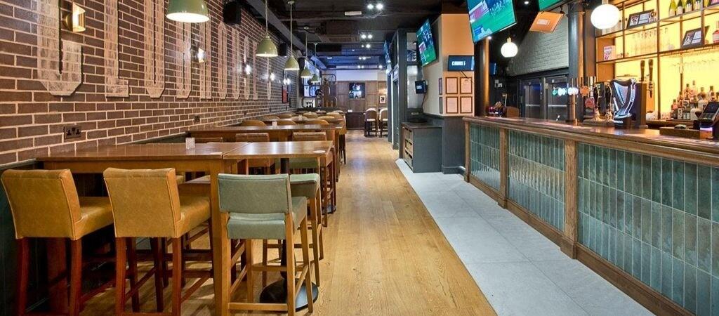 Best Sports Bars in Leicester Square - The Three Lanterns