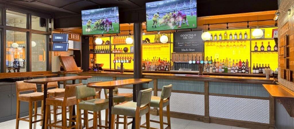 Best Sports Bars in Leicester Square - The Three Lanterns