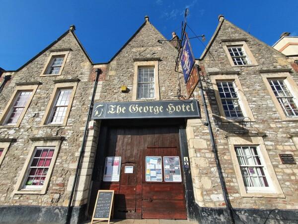 Best Sports Bars in Chipping Sodbury - George Hotel