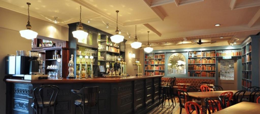 Best Sports Bars in London - Victoria Inn