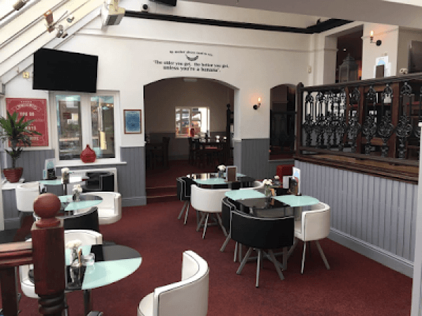 Best Sports Bars in Aylesbury - The Weavers